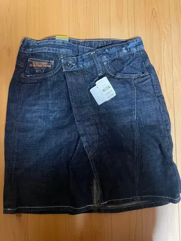 새상품 미사용 G-Star Raw 다크 데님 타이트 스커트 24인치