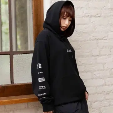 New Era 블랙 후디