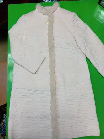 Lamballe 크림색 롱 코트 11