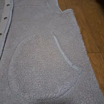 코엔 후드 부착 베이지 플리스 베스트