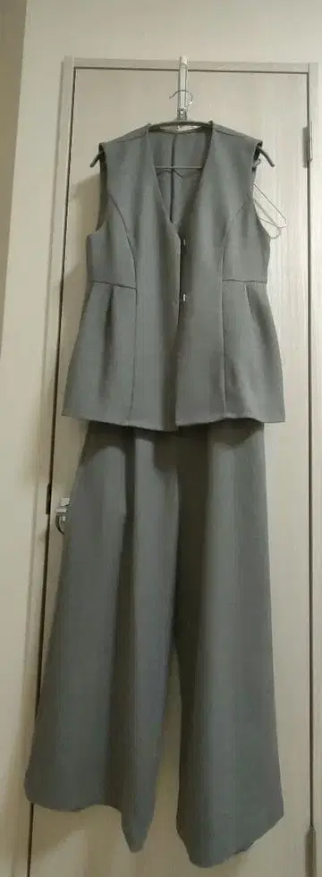 새상품 그레이 슬리브리스 와이드 팬츠 셋업