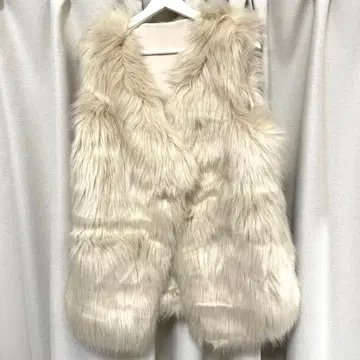 BIRTHDAY BASH VEGAN FUR GILET IVORY