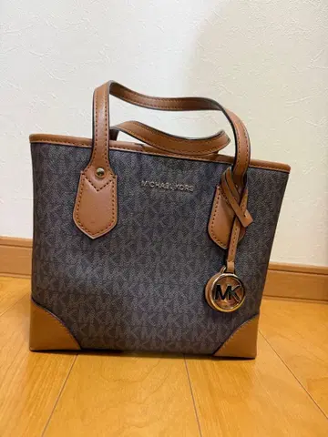 MICHAEL KORS 소형 핸드백 브라운/그레이