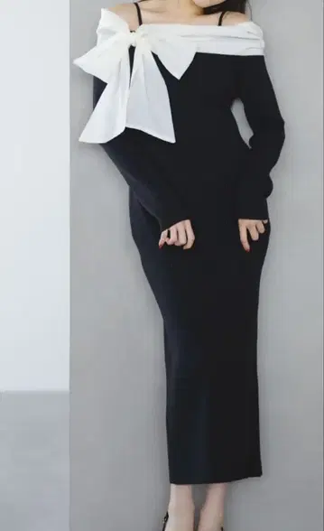 dazzlin 볼륨 아지메 리본 니트 원피스