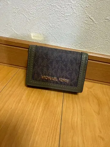 MICHAEL KORS 3단 폴더형 지갑 브라운/그린