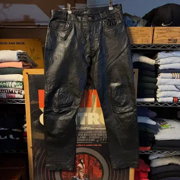 세월의 흔적이 느껴지는 개체 90s 빈티지 가죽 팬츠 W34 골든 사이즈