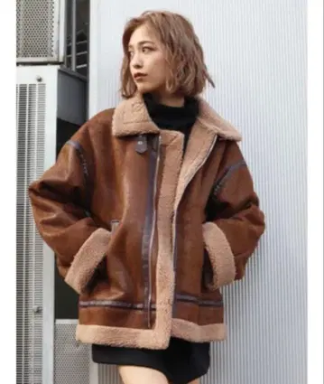 EMODA 무스탕 코트