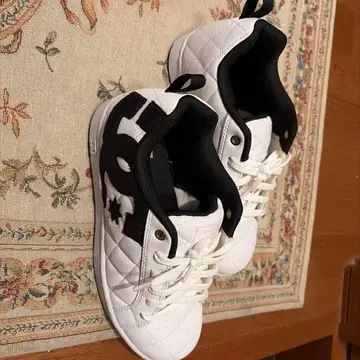 DC 퀼팅 스니커즈 화이트/블랙