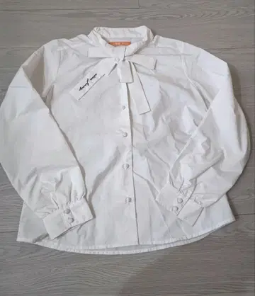 Fi.n.t 보타이 블라우스