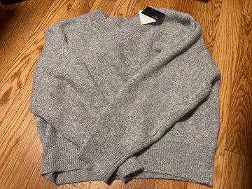 [ 새상품 이번 시즌 ] 그레이 라메 믹스 스웨터 그레디 브릴리언트