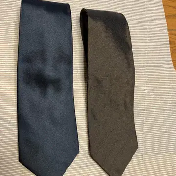 투모로우랜드의 넥타이