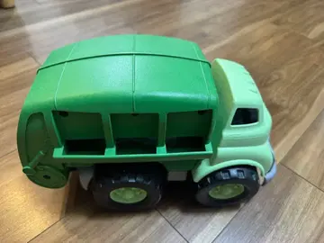 그린 컬러 플라스틱제 트랙