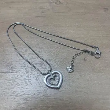 SWAROVSKI 스와로브스키 하트 목걸이