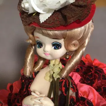 쇼와 레트로 여아 인형 금발 빨간색 프릴 드레스