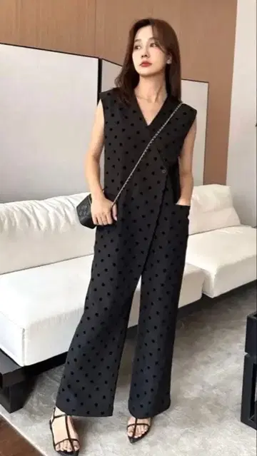 도트 무늬 슬리브리스 올인원