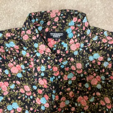 토네이도 마트 꽃무늬 셔츠