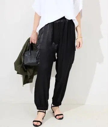 슬로브 이에나 새틴 카고 조거 팬츠