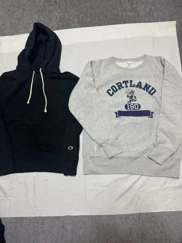 Champion 블랙 후드 부착 맨투맨 & 그레이 트레이닝복 세트