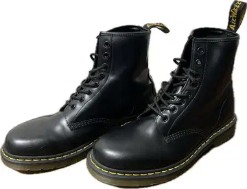 닥터마틴 블랙 8홀 부츠