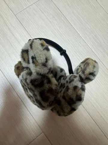 도쿄 디즈니 리조트 레오파드 무늬 귀도리