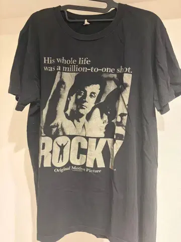 ROCKY 영화 티셔츠 블랙