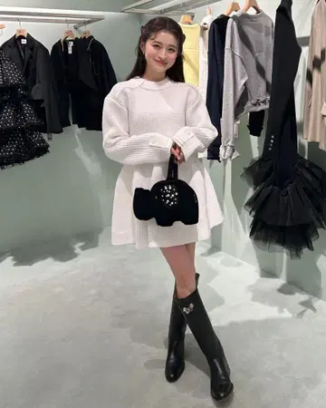 bibiy 화이트 리브 편직 긴팔 니트 원피스