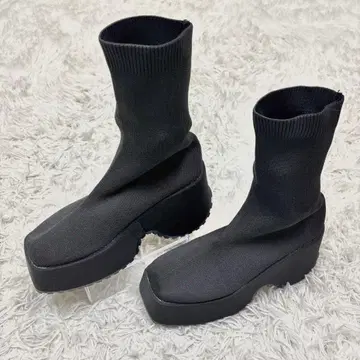 새상품급 [ YISHENG ] 삭스 부츠 통굽 블랙 24.5cm