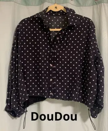 [ 새상품급 ] DouDou 도트 블랙 숏 기장 긴팔 블라우스 셔츠