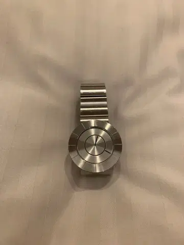 ISSEY MIYAKE 아날로그 손목시계