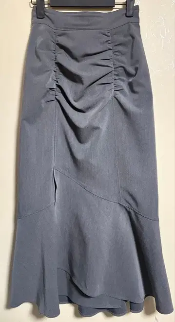 [미사용에 가까움] 그레이 타이트 플레어 스커트