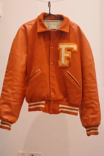 울 x 가죽 바시티 자켓 F 자수