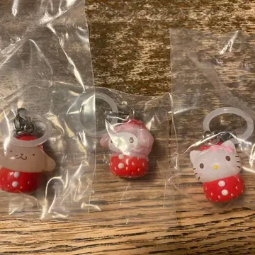 산리오 캐릭터 딸기 메지루시 액세서리