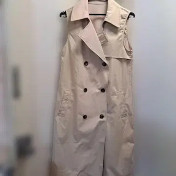 베이지 더블 브레스트 슬리브리스 베스트