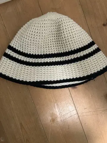 스트라이프 니트 모자