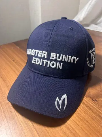 MASTER BUNNY EDITION 네이비 캡