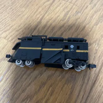 N 게이지 기관차 107 블랙과 금