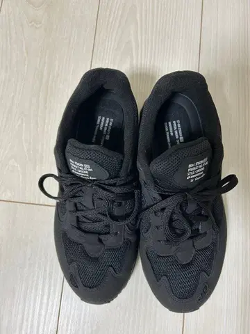 문스타 블랙 스니커즈