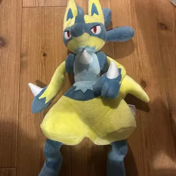포켓몬스터 메챠모후굿토 봉제 인형 옐로우 컬러 루카리오