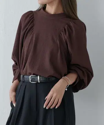 새상품! [ Lui's ] 스탠드 카라 볼륨 블라우스