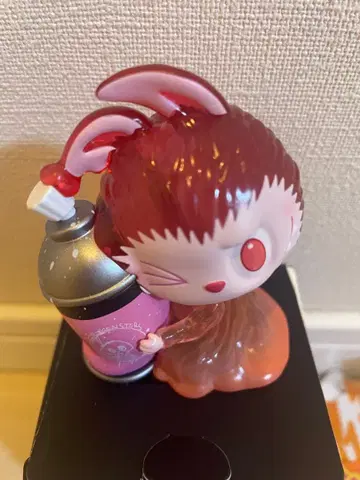 THE MONSTERS Almost Hidden 스프레이 캔