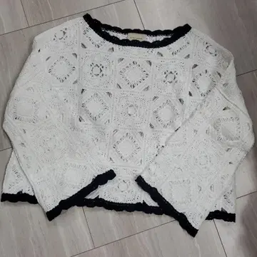 UNITED ARROWS 크로시 자수 니트 풀오버