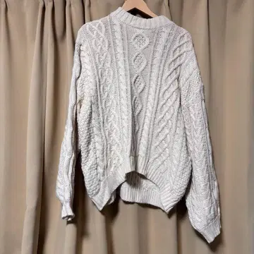 아이보리 케이블 니트 스웨터 사이즈 M