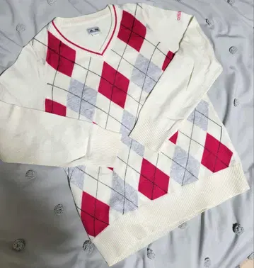 adidas 아가일 패턴 긴팔 스웨터