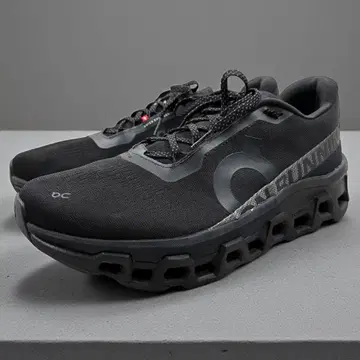 컨디션 최상 온 on 클라우드 몬스터 2 스니커즈 29cm 블랙 통굽