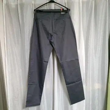 UNDER ARMOUR 그레이 팬츠 미사용 새상품
