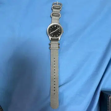 블랙 다이얼 나일론 스트랩 손목시계