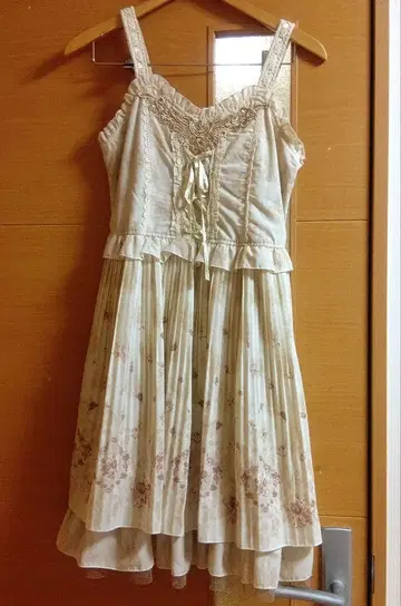 레어! 오늘만 판매 엑시즈팜 크림 키나리 레이스 원피스