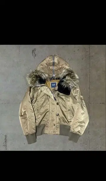 GAP 베이지 다운 자켓 S