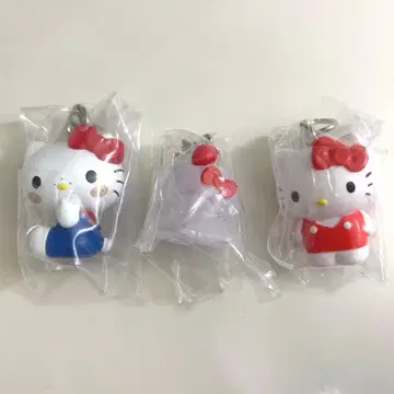 익명 배송 몽치치 x 헬로키티 산리오 올스타즈 메지루시 3점