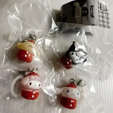 산리오 캐릭터즈 딸기 메지루시 액세서리